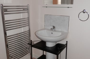 South Tay Street, Near university, Dundee - Image 3